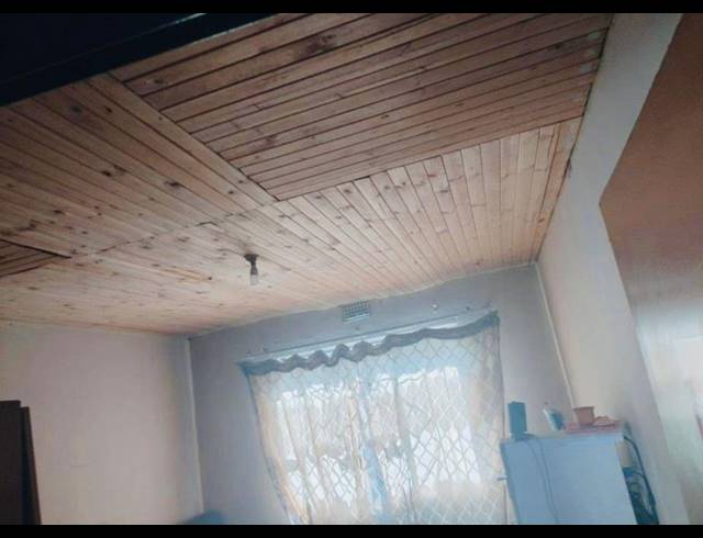 2 BEDROOM HOUSE FOR SALE IN TOKOZA